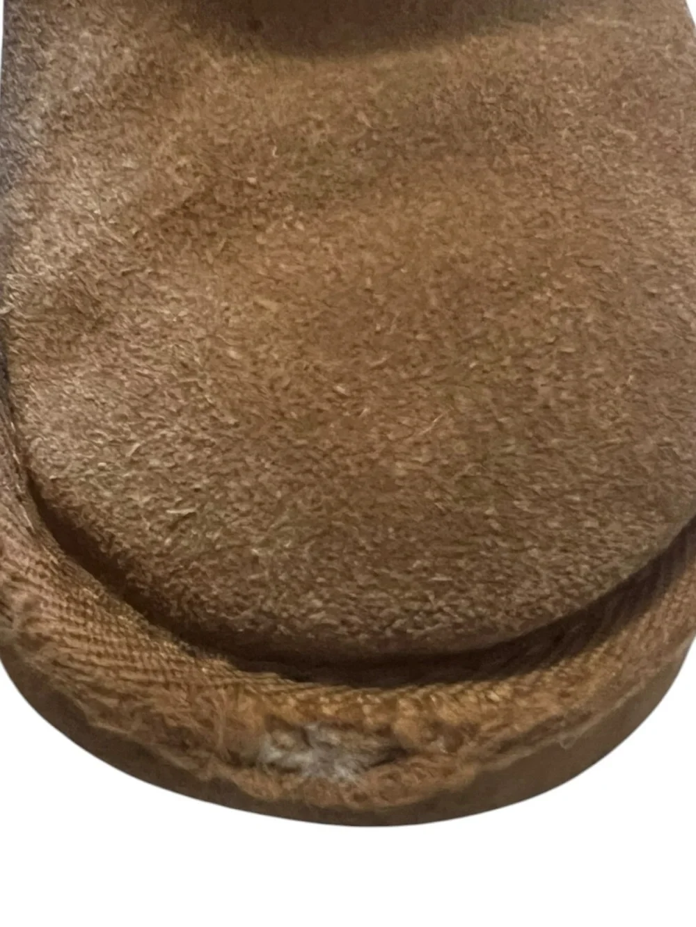 UGG Mini Zip Winter Boot in Chestnut Suede EUC 9 girls